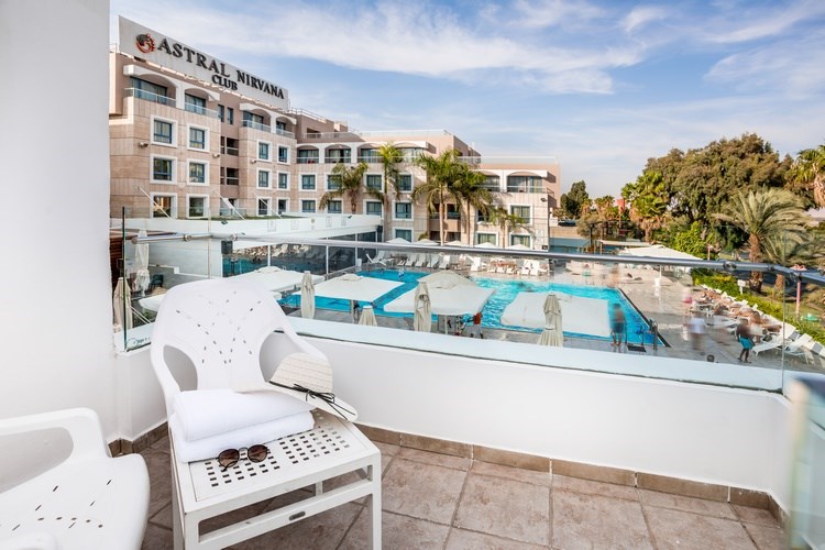 Suites Overlooking the Swimming Pool