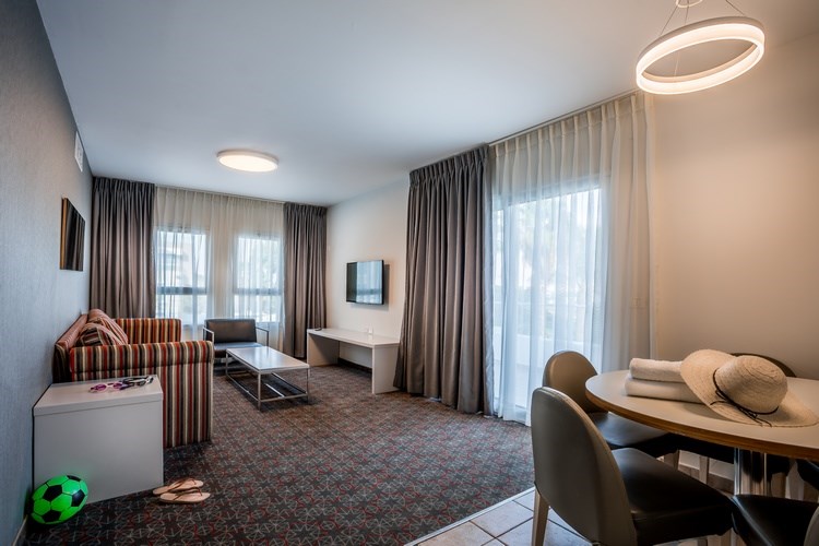 Suites Overlooking the Swimming Pool