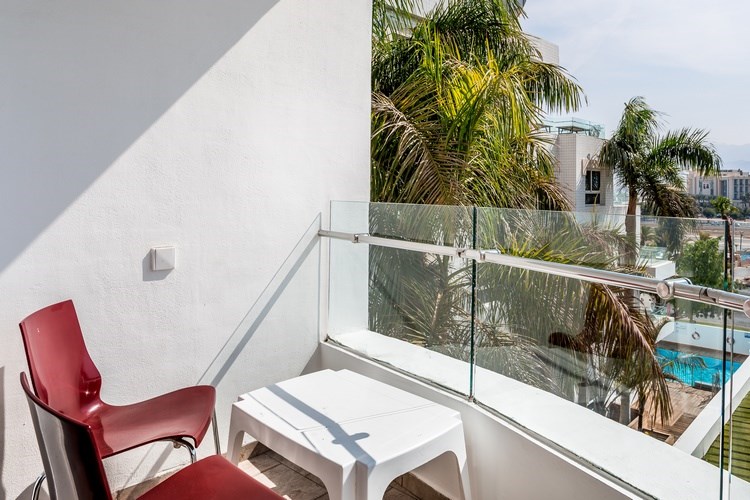 Suites Overlooking the Swimming Pool