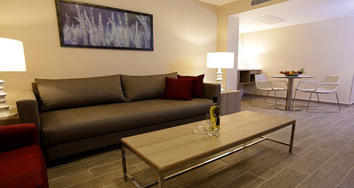 Suite - Living room