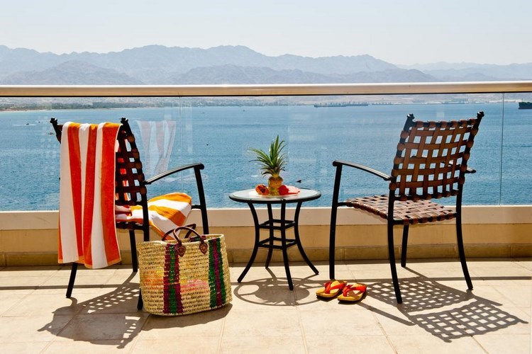 Deluxe suite pool view