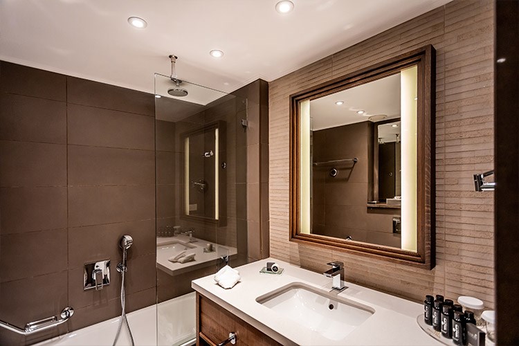 Sheba Suites with square Jacuzzi